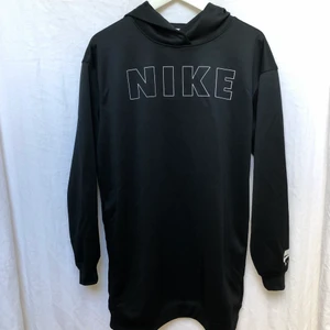 Lång Nike hoodie - Supermysig lång Nike hoodie i tjockare material. Superbra kvalite. 
