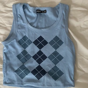 Linne - Säljer de här söta linnet eftersom de inte längre passar mig. Köpt från shein i storlek S och använt endast 1 gång. Nypris ca 100kr. Jag säljer för 80kr då jag bara använt de en gång och de fortfarande är i bra skick. Köparen står för frakt eller så kan vi mötas upp 🤎🤎