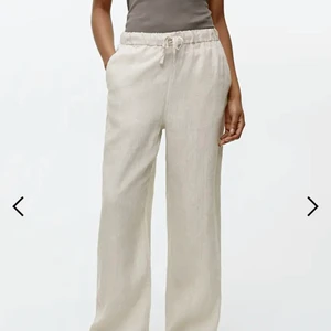 Intressekoll Arket linnebyxor - Bara en intressekoll på mina linnebyxor från Arket som är helt nya. Skriv hur mycket du hade kunnat ge för dem om du är intresserad. Orginalpris 590.                                                    Har bud just nu runt 500-600kr