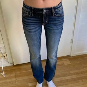 Jeans fr Crocker, boot cut, lågmidjade, Innerbenlängd 73-74 cm, ej upplagda