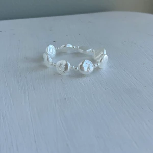 SUMMER BRACELET - Fint elnkelt vitt armband!🤍 Passar till allt och perfekt till sommaren!