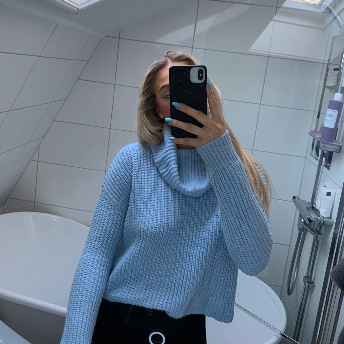 Blå stickad tröja - 91