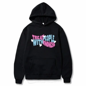 harry styles hoodie - funderar på att sälja min fina hoodie, använd fåtal gånger och för ett bra tag sen men är som i nyskick! väldigt tjock och varm 💓 nypris ca 700kr+tull 