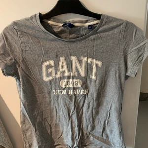Gant tröja - En fin och skön Ganttröja i storlek M. Behöver strykas, annars i fint skick!