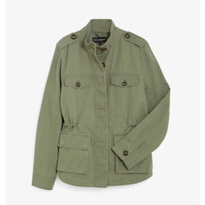 Grön jeansjacka - Säljer denna helt nya jeansjackan ifrån Kappahl i storleken xs men skulle säga s då den sitter lite stort. Inte säker om jag vill sälja men om jag får bra brud så säljer jag! Slutsåld på hemsidan i storlek xs s. Köp direkt 699kr