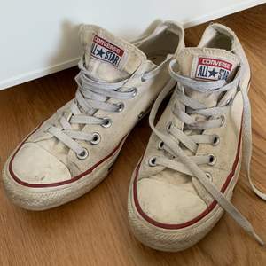 Vita Converse strl 39 exlusive frakt