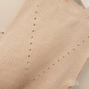 Stickade väst  - Stickade väst från Zara har använt fåtal gånger 