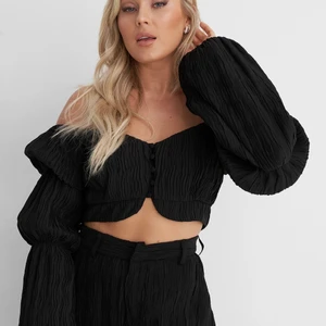 Topp nakd  - Säljer min superfina topp från Angelica Blicks kollektion med NAKD. Knappt använd så superbra skick. 