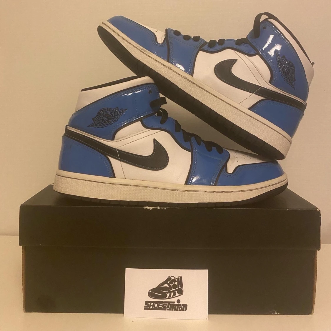 Jordan 1 Mid SE Signal Blue 
