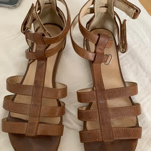 Bruna skor - Jätte fina bruna skor! 