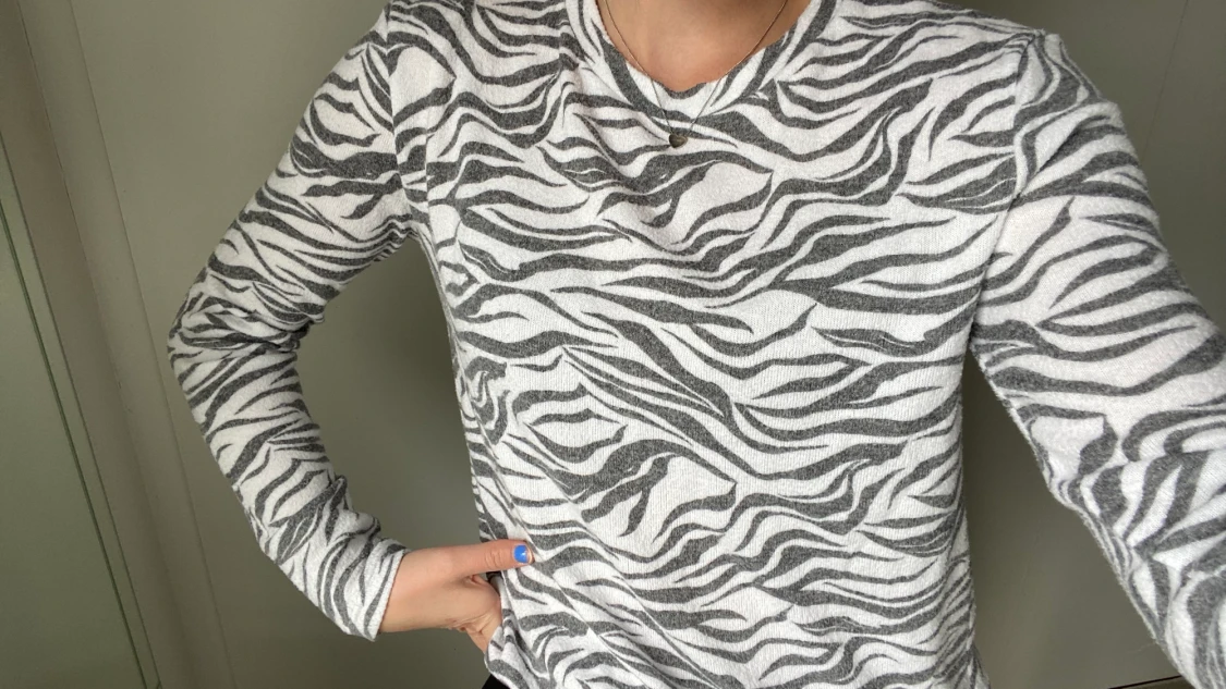 Fin tröja till en kall sommar kväll🌸