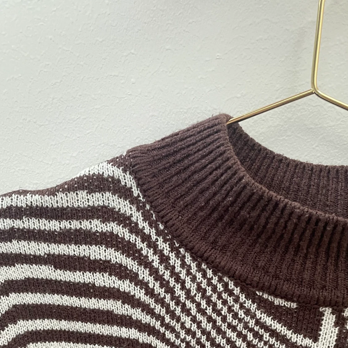Stickad tröja