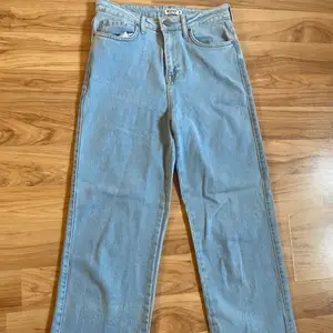 Säljer dessa Madlady jeans storlek 36 för 80kr 