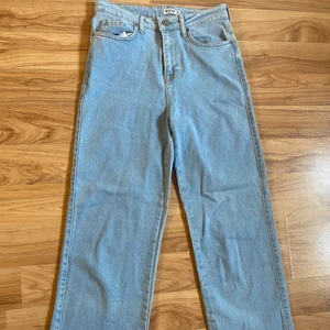 Madlady jeans - Säljer dessa Madlady jeans storlek 36 för 80kr 