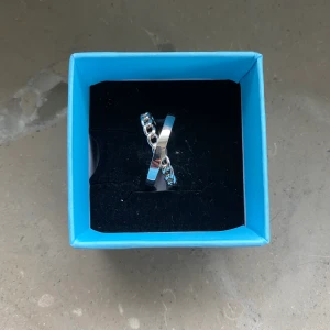 Silverring - Silverring från gyldfynds kollektion peg+penny x guldfynd. Helt oanvänd i orginalförpackning! Nypris 798kr