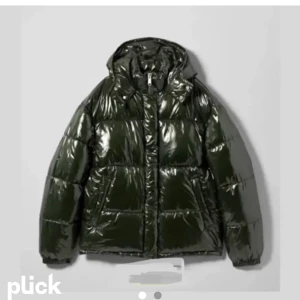 Weekday jacka - Populär och jätte varm och skön❤️ Sista bilden är min:) BUDAT ÄR BUDAT. 