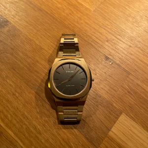 D1 Milano klocka - Rose’guld , knappt använd, 