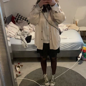 Hm jacka - Säljer min coola vårjacks från hm! Inga defekter! Nypris 350kr 