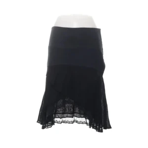 kjol med spets - supersöt kjol med spets från branting, säljer då den är för liten🍒