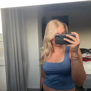 Bikbok linne - Jätte fint silkes linne från bikbok med lite urringning. Buda privat