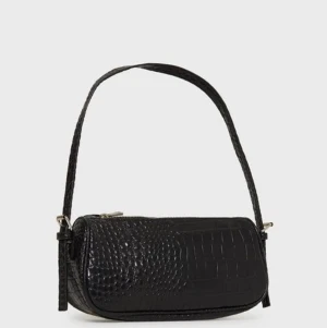 Väska  - En jätte fin axelväska som jag tyvärr inte har någon användning av längre ❤️