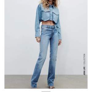 Jeans från Zara i modellen ”jeans straight”, aldrig använda:)