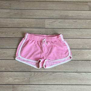 Rosa shorts från Cubus.