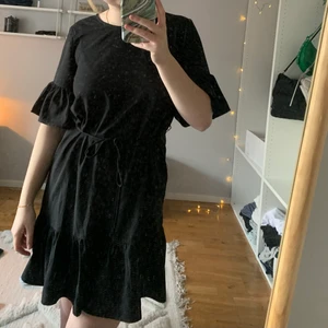 Sommarklänning  - Gullig klänning, passar till det mesta💕frakt tillkommer