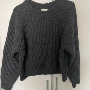 Acne studios - Tröja från acne studios i ull! Sparsamt använd, nypris 3000kr🤍🤍