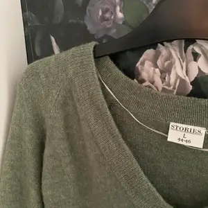En superfin grön stickad tröja från Gekås, Ullared. Storlek 44-46 men passar en S oversized. 50 kr + frakt💕