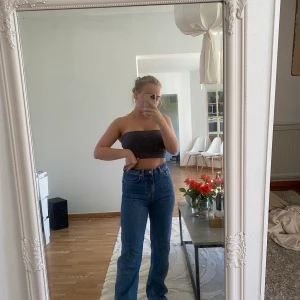 Weekday jeans  - Näst intill oanvända jeans på weekday!  Jag är 161 och dem passar perfekt kanske lite långa. Storlek 26/30