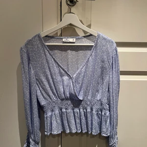 Blus - Söt blus från hollister strl. M 50 kr + frakt