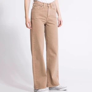 High Wastås beige jeans  - Andvänt få gånger, bra skick, sköna att ha på sig, Orginal pris 300💕
