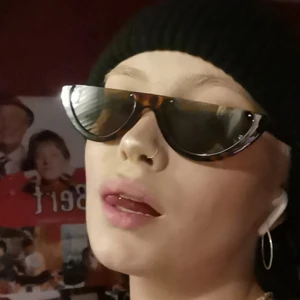 SÖKER DESSA SOLGLASÖGON  - Söker dessa bruna solglasögonen då jag tappade bort de på en fest.  Kan betala vad som helst!! ❤️