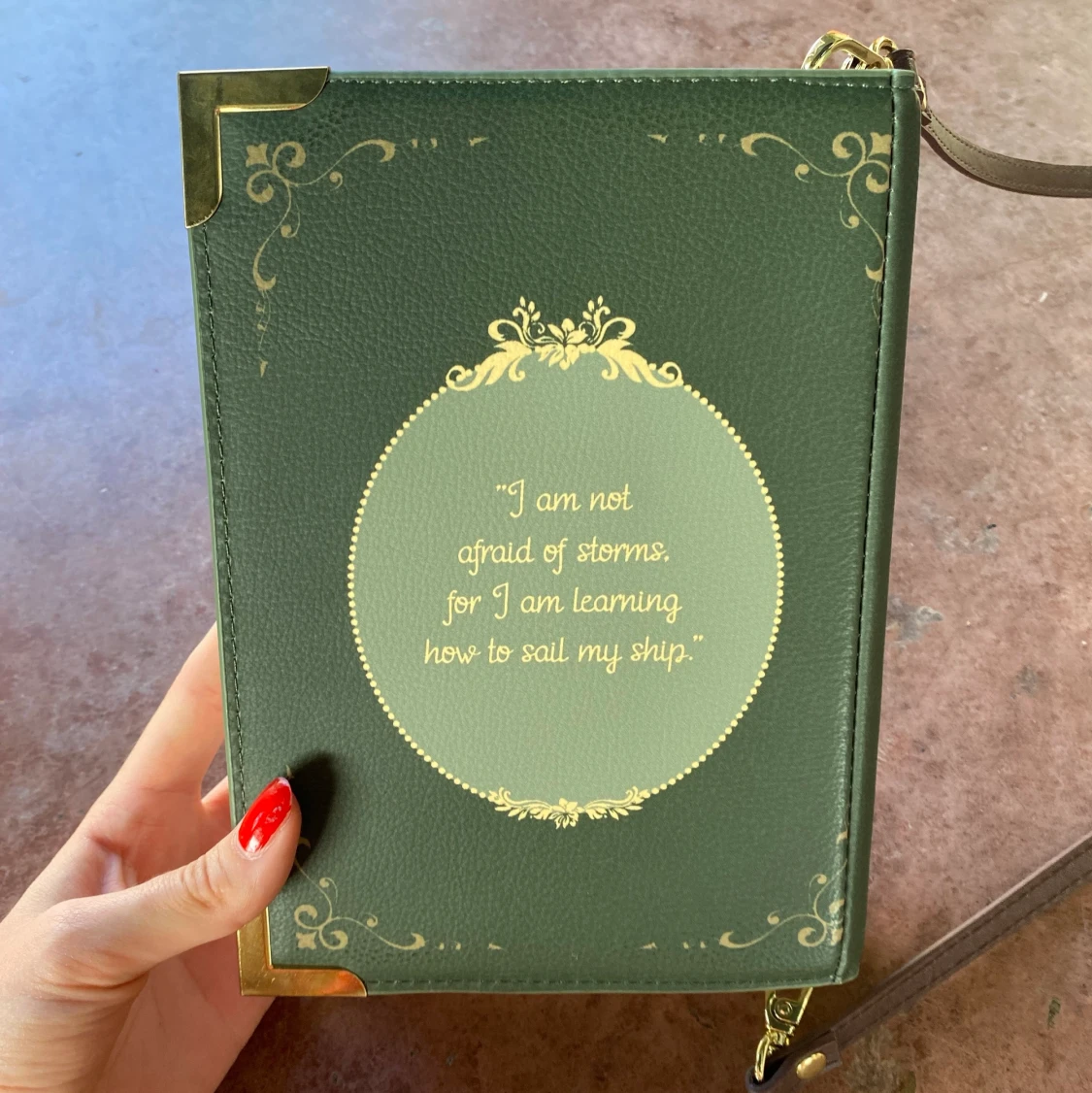 Charmig ”bok” axelväska - 91