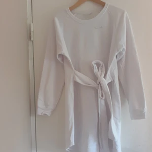 AIMN KLÄNNING STRL S  - AIMN KLÄNNING STRL S helt & fint skick   Djur & rökfritt hem