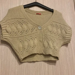 LC Waikiki - Den är helt ny och är jätte fin  Jag vill sälja den för att den är stor för mig 