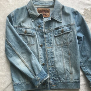 Oversized denimjacket  - Ny, skön oversized jeans jacka. Skriv privat för frågor/bilder, köparen står för frakt