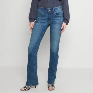 Lågmidjade jeans  - Lågmidjade jeans från american Eagle som inte kommer till användning längre. Slutsålda nästan överallt. 