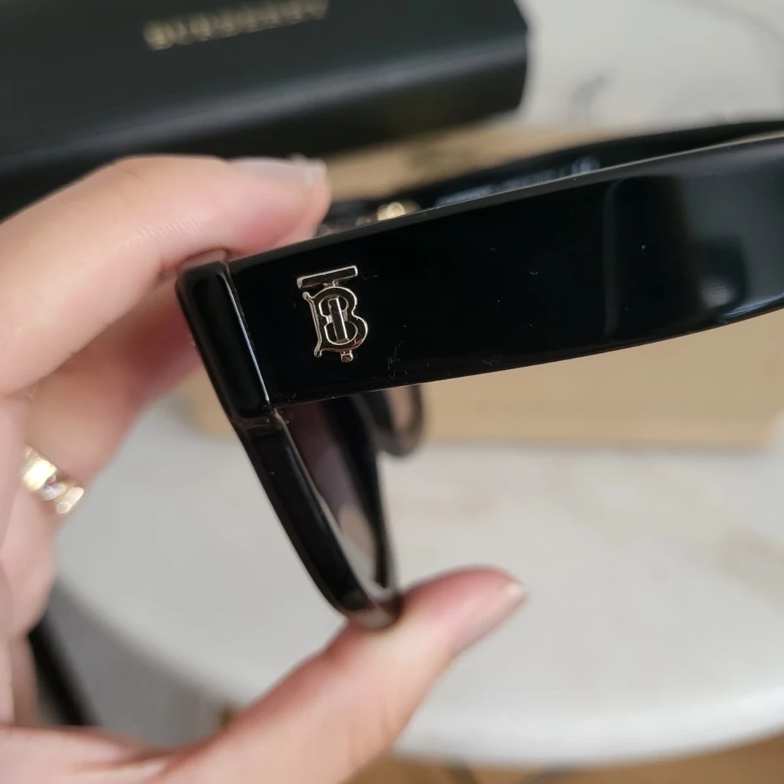 Burberry solglasögon  - 91