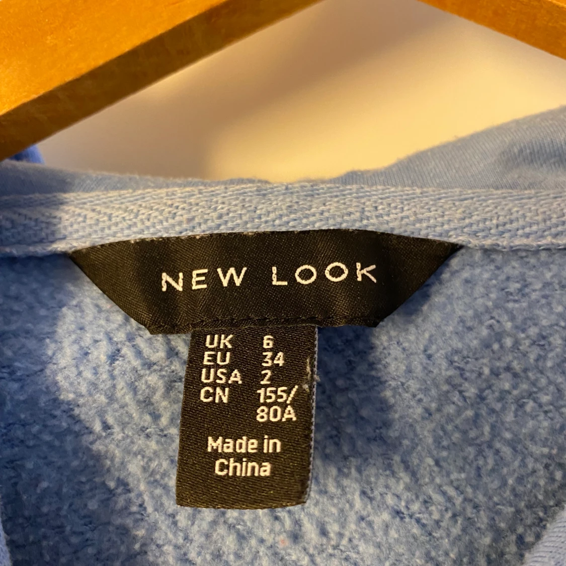 Ljusblå hoodie - 90