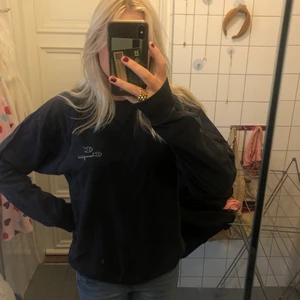 College tröja - Oversized collegetröja från champion, köpt vintage❤️Kontakta mig för mer info❤️