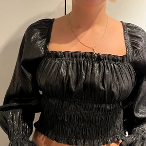 NAKD BLUS - Blus från Na-kd inköpt förra vintern. Storlek  40 men passar en 36/38.✨🫶🏻