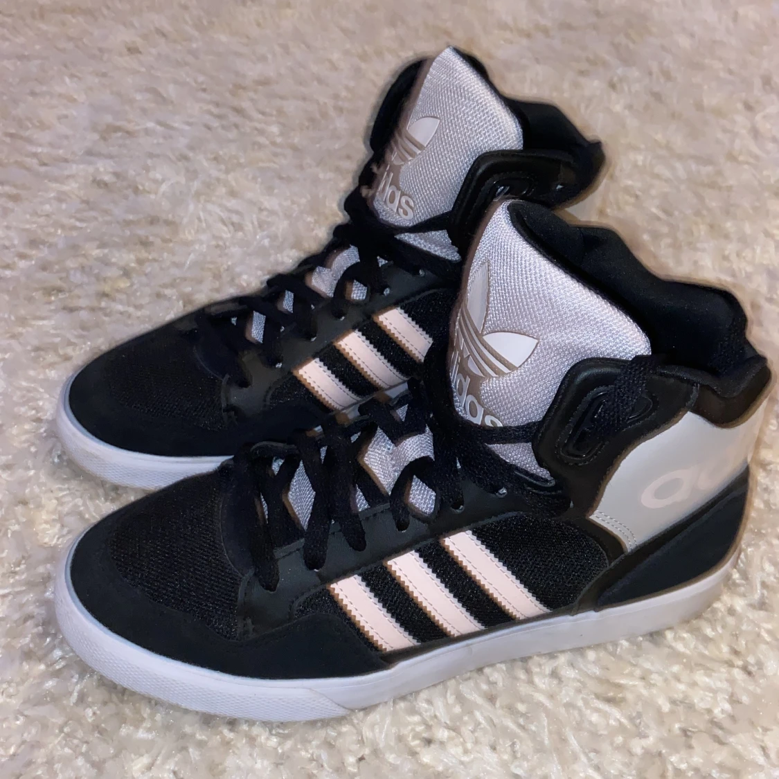 Adidas skor
