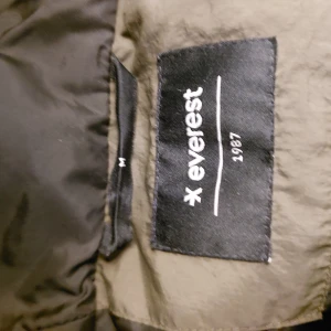 Everest - Säljer nu av denna jackan everest Dorado Parka 