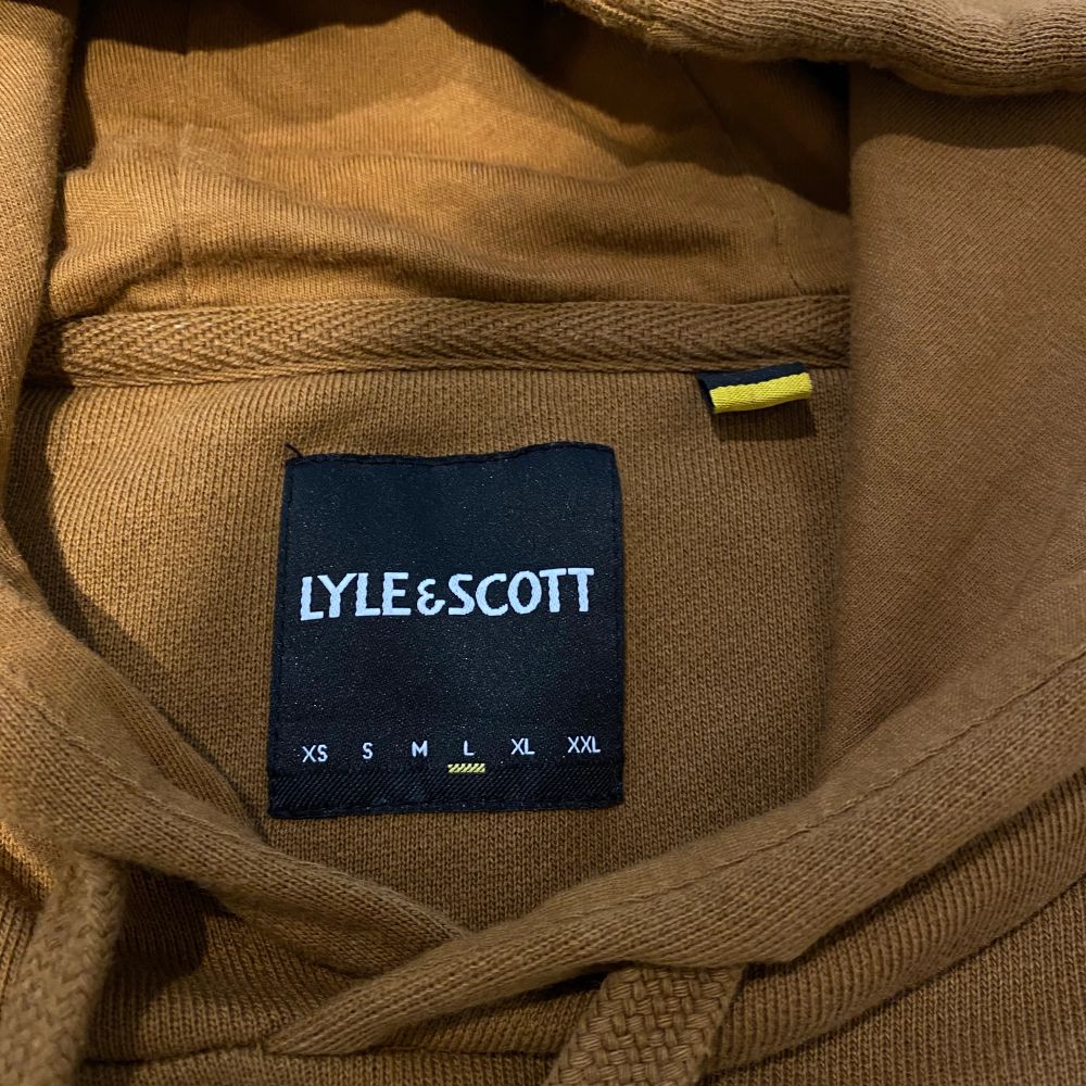 Lyle&Scott hoodie i bra skick använd få gånger.. Huvtröjor & Träningströjor.
