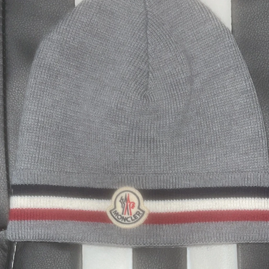 Moncler mössa
