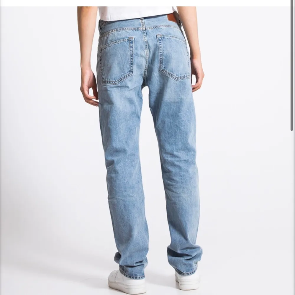 Lågmidjade jeans från lager 157. Endast testade och säkjer då dom var alldeles förstora. Frakt tillkommer.  220+frakt eller buda❤️‍🔥. Jeans & Byxor.
