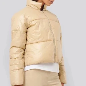 Dunjacka  - Dunjacka från NA-KD x misslisibells kollektion. Den är i bra skick. Storlek 32/xs 