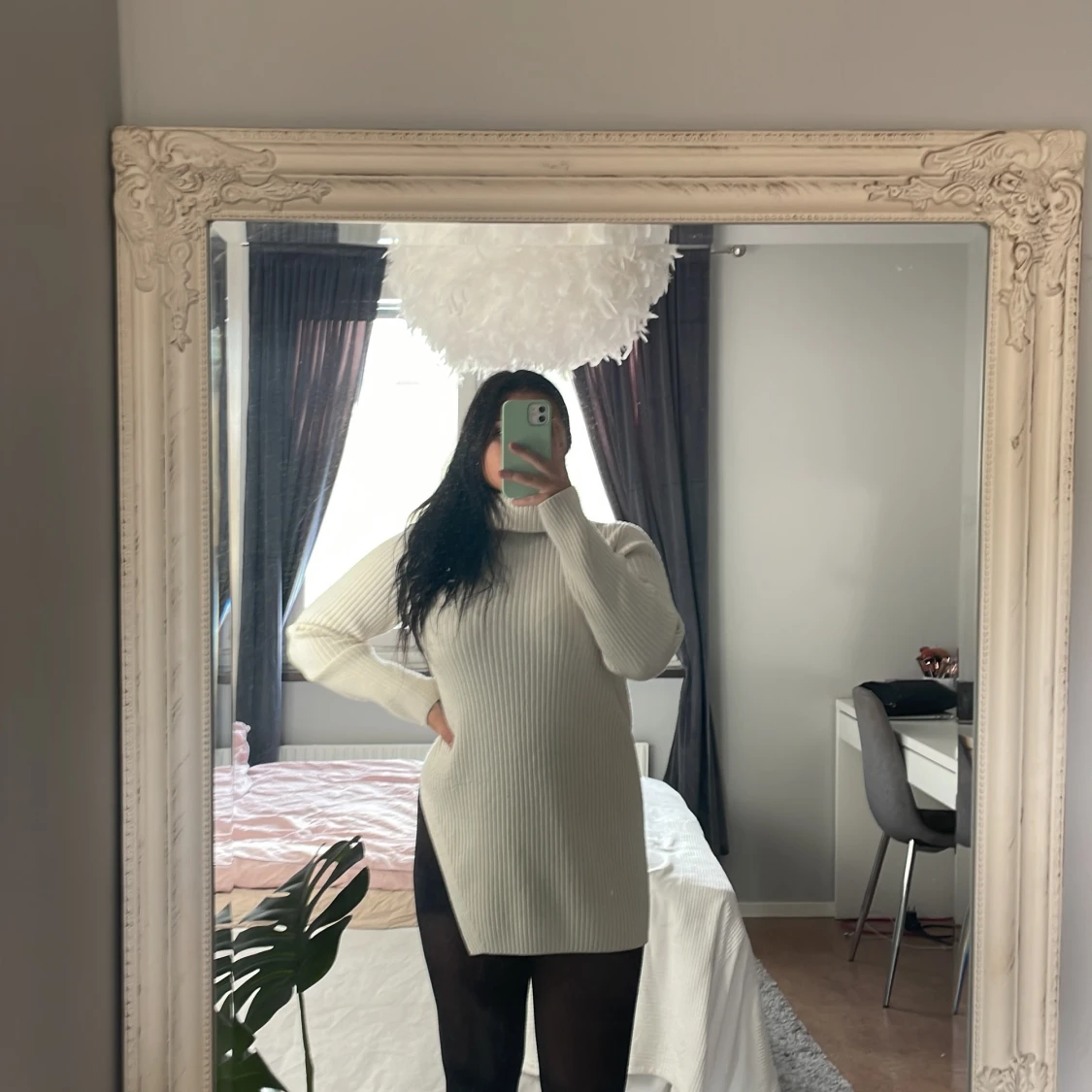 Stickad klänning med slits - 90